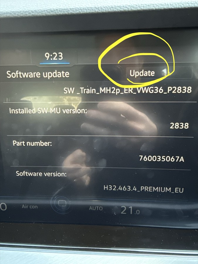 Car software update screen showing the Installed SW MU version and an Update button